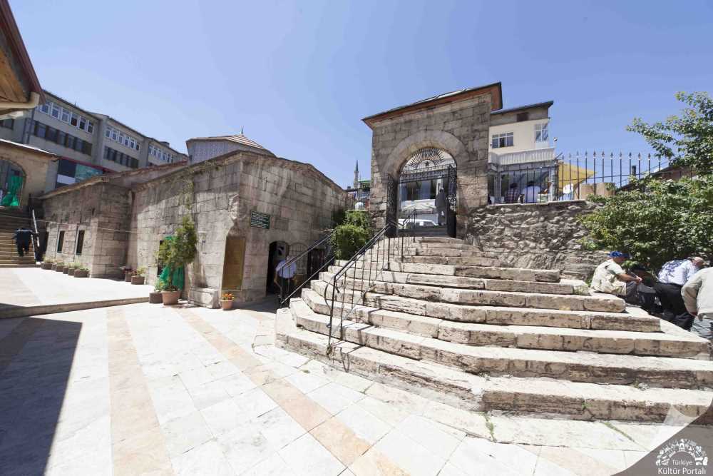 Şemsi Sivasi Türbesi