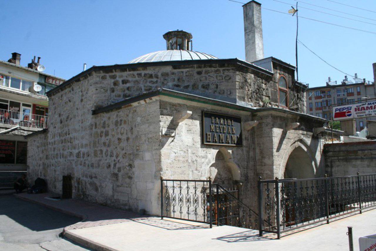 Meydan Hamamı