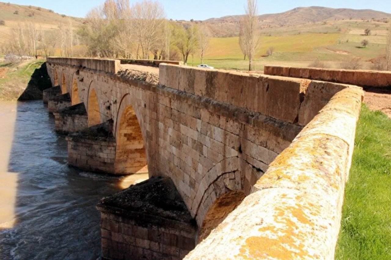 Kızılkavraz Köprüsü