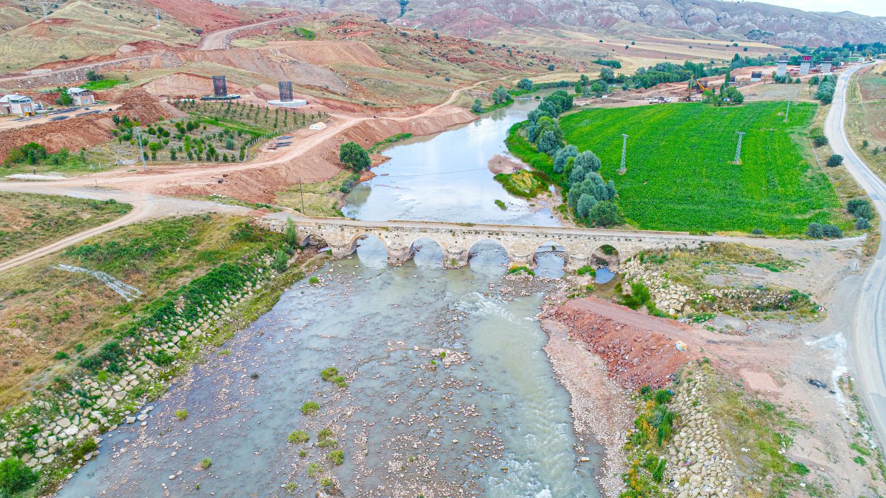 Kızılkavraz Köprüsü