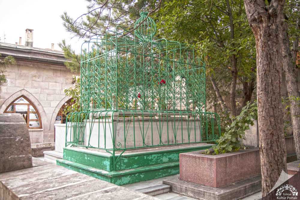 İhramcızade İsmail Hakkı Efendi Türbesi