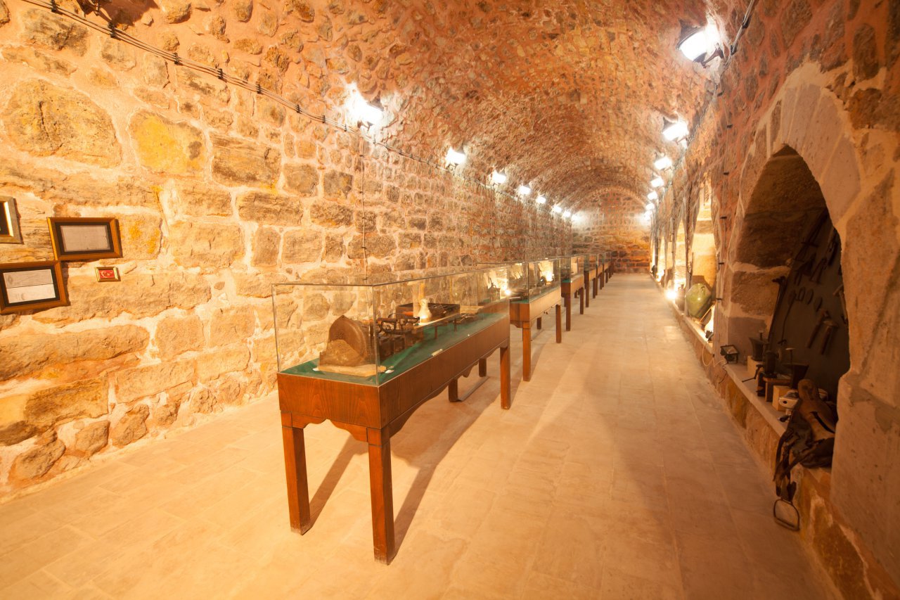 Alacahan Kervansarayı