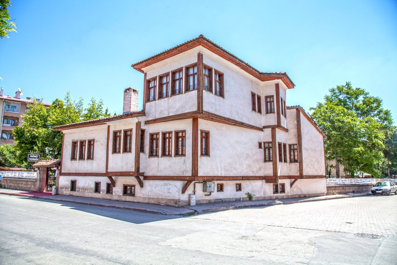 İnönü Konağı