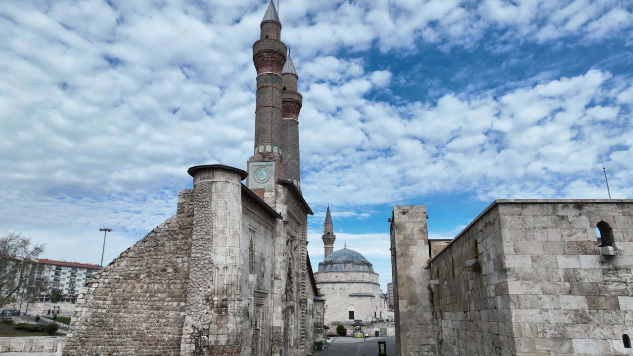 Çifte Minareli Medrese