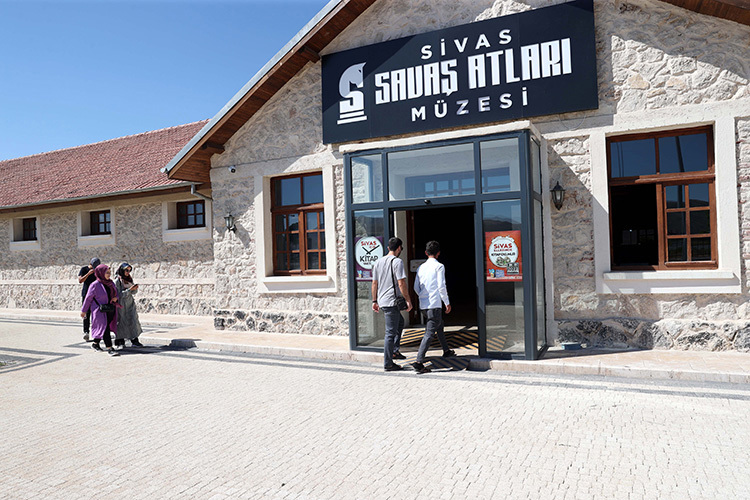 Hamidiye Millet Bahçesi Savaş Atları Müzesi