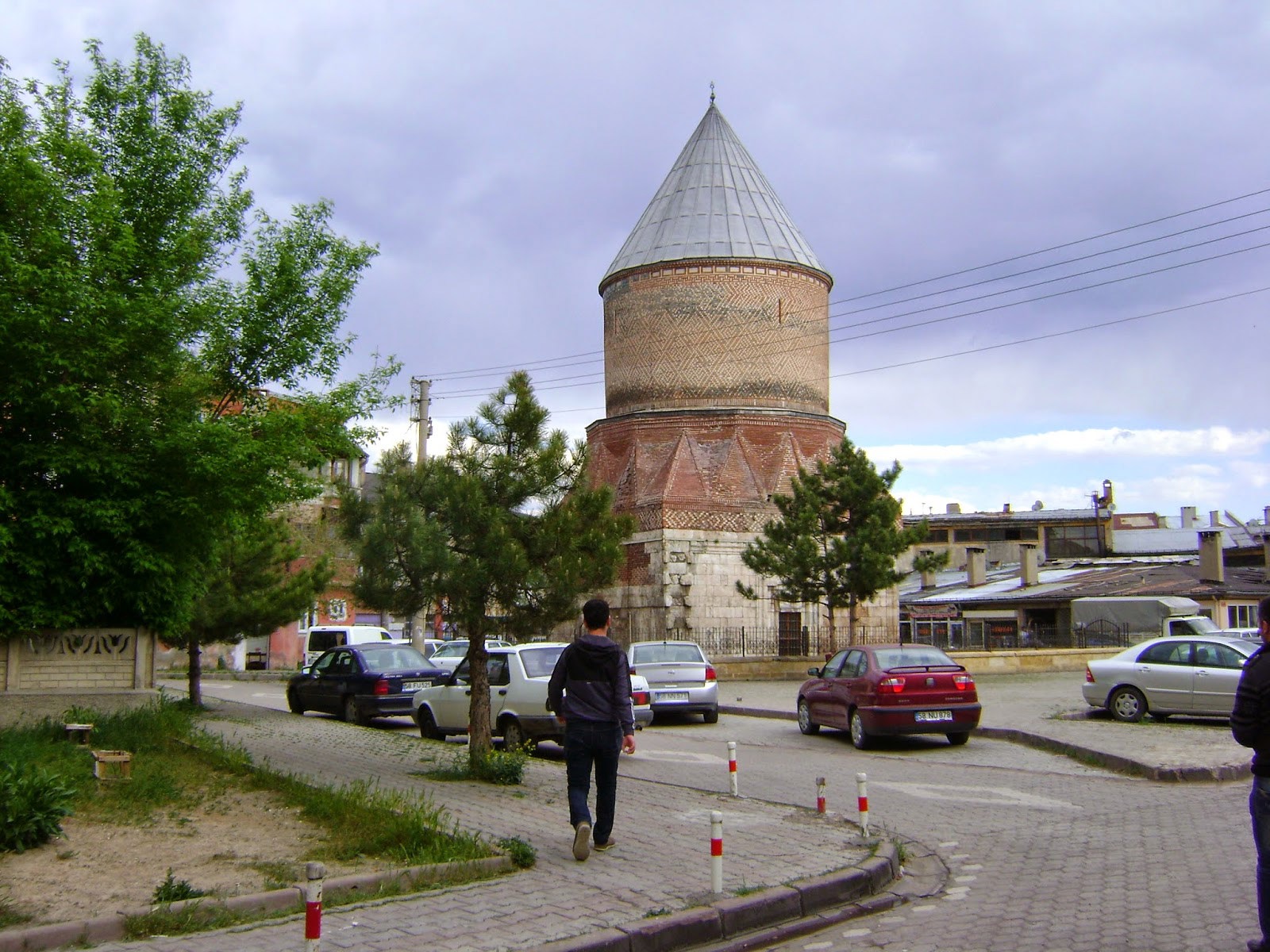 Güdük Minare (Şeyh Hasan Türbesi)