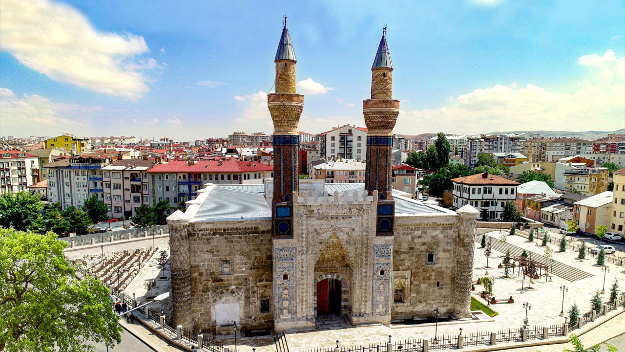 Merkezdeki Tarihi Yapılar Rota-2